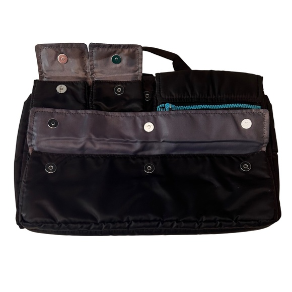 Levenger Padded Laptop Carry Bag with Pockets - Picture 3 of 12